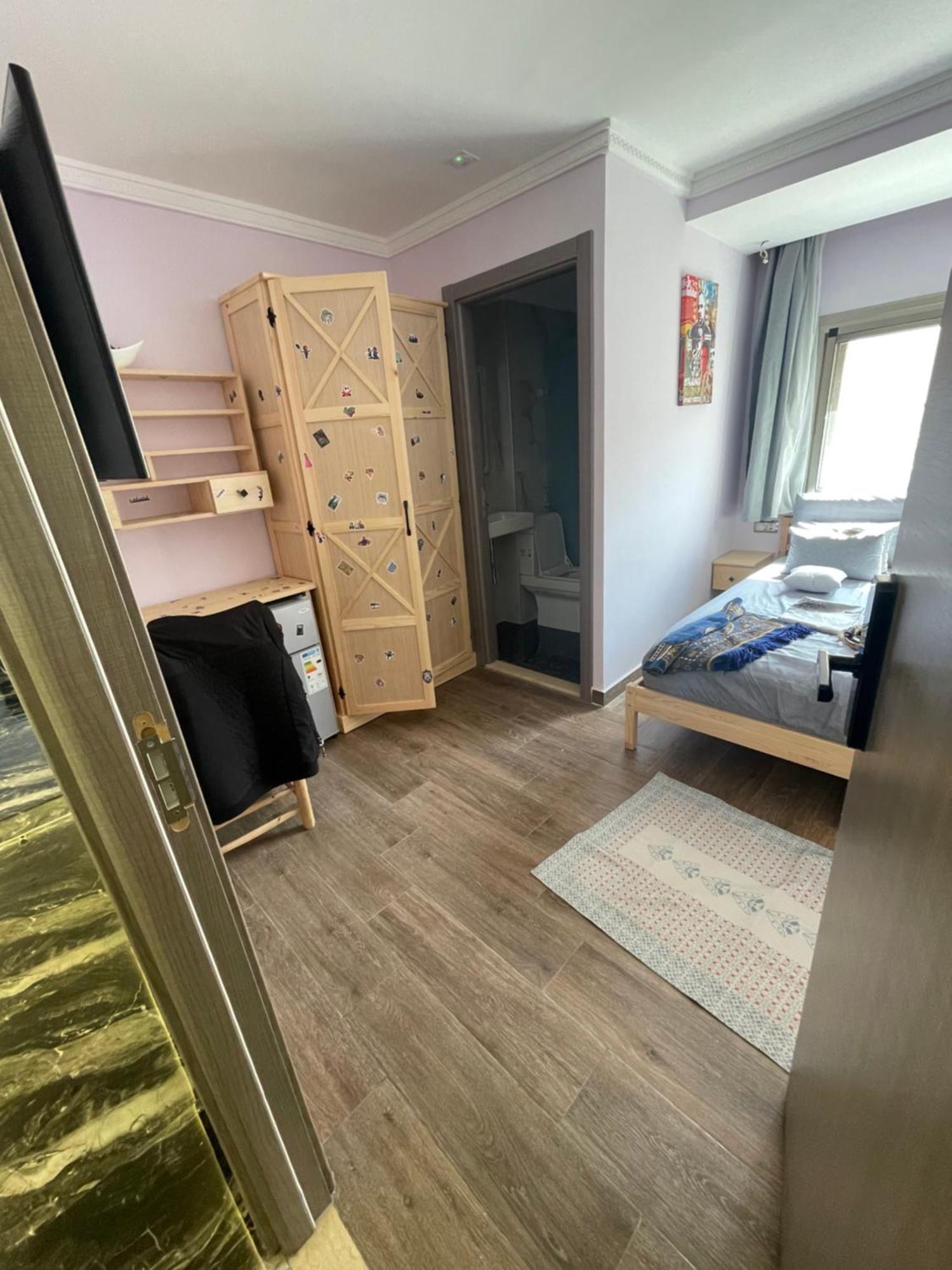 Anni Guesthouse Hostel Мартил Екстериор снимка
