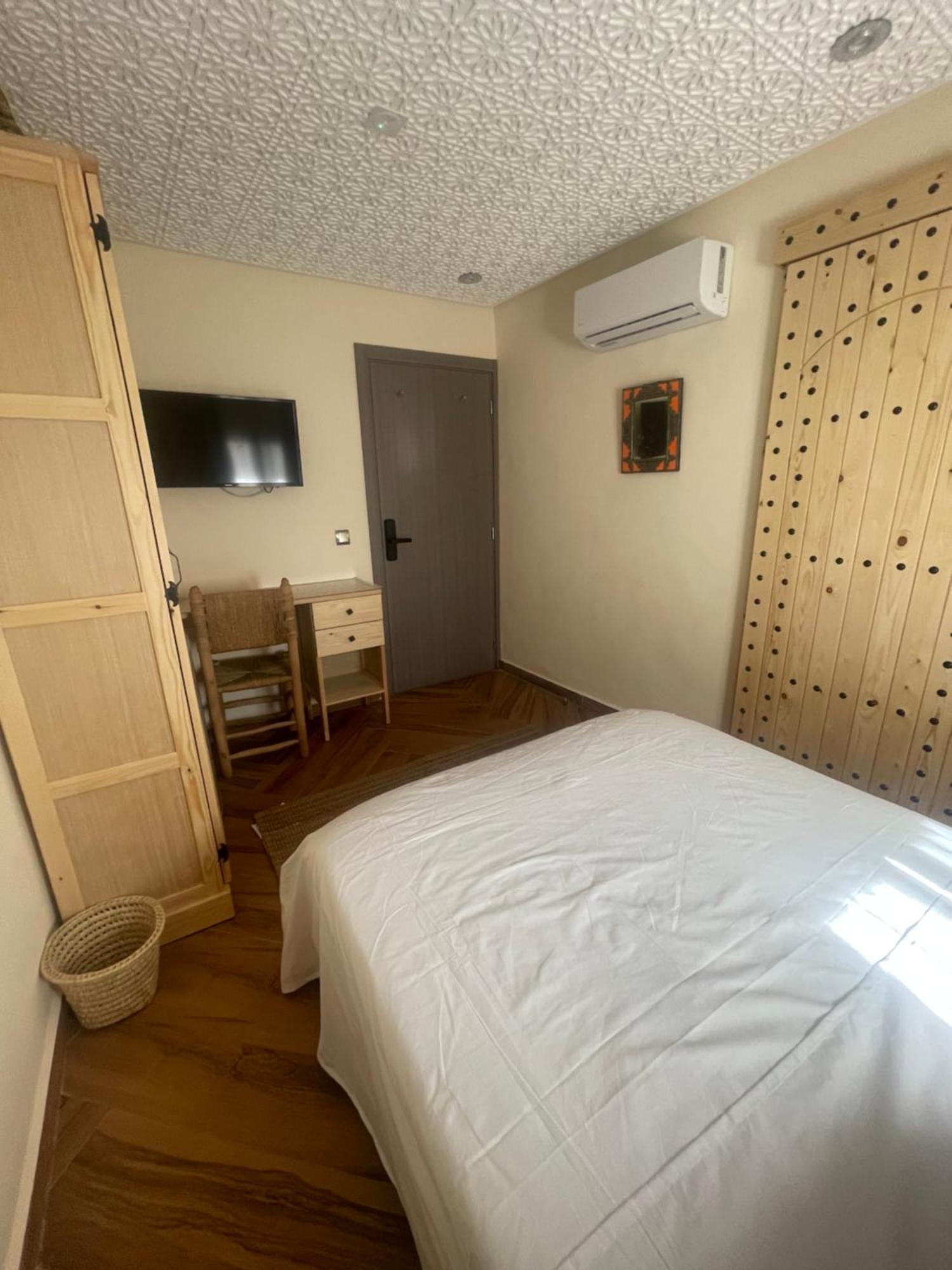 Anni Guesthouse Hostel Мартил Екстериор снимка