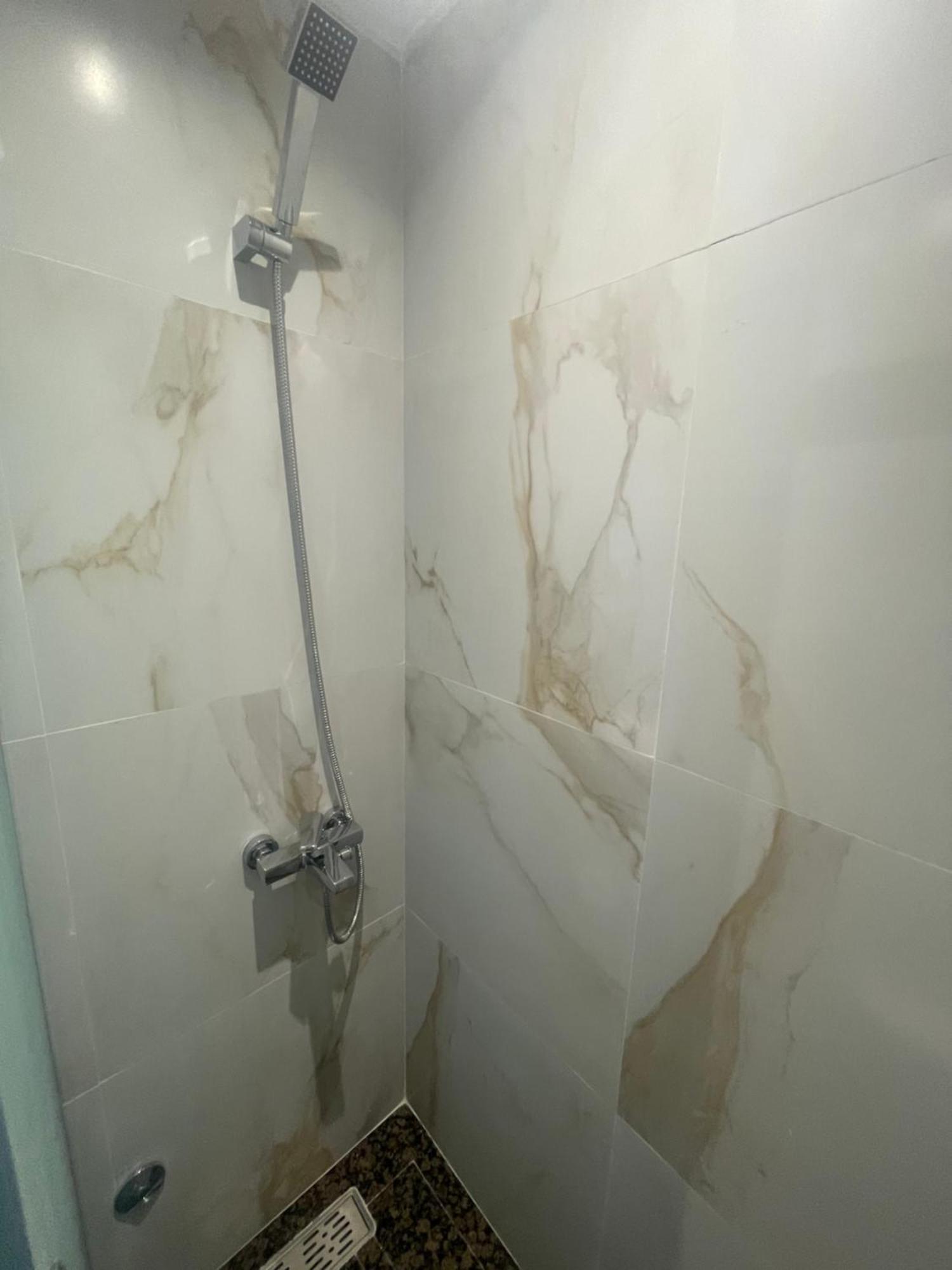 Anni Guesthouse Hostel Мартил Екстериор снимка