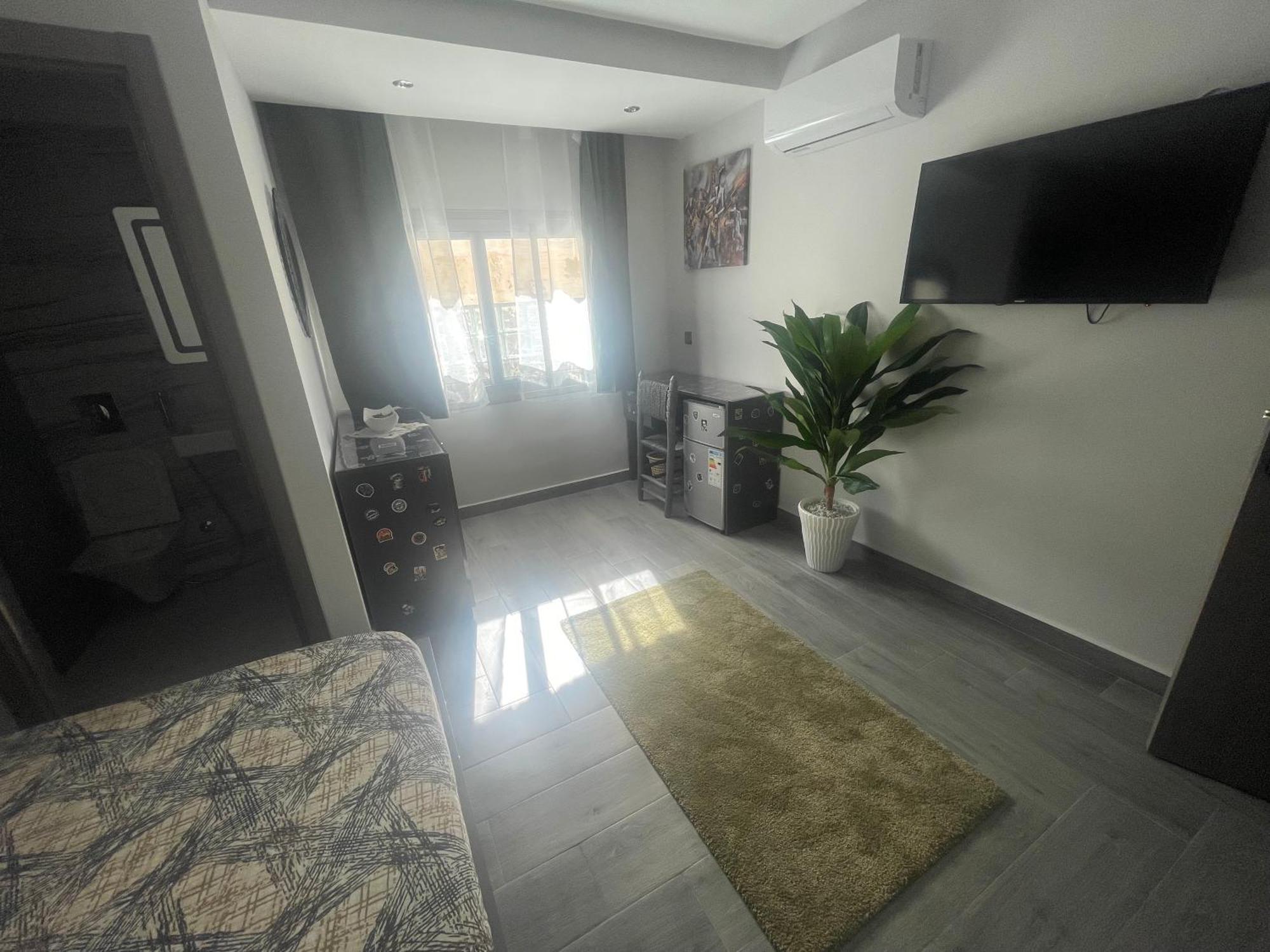 Anni Guesthouse Hostel Мартил Екстериор снимка