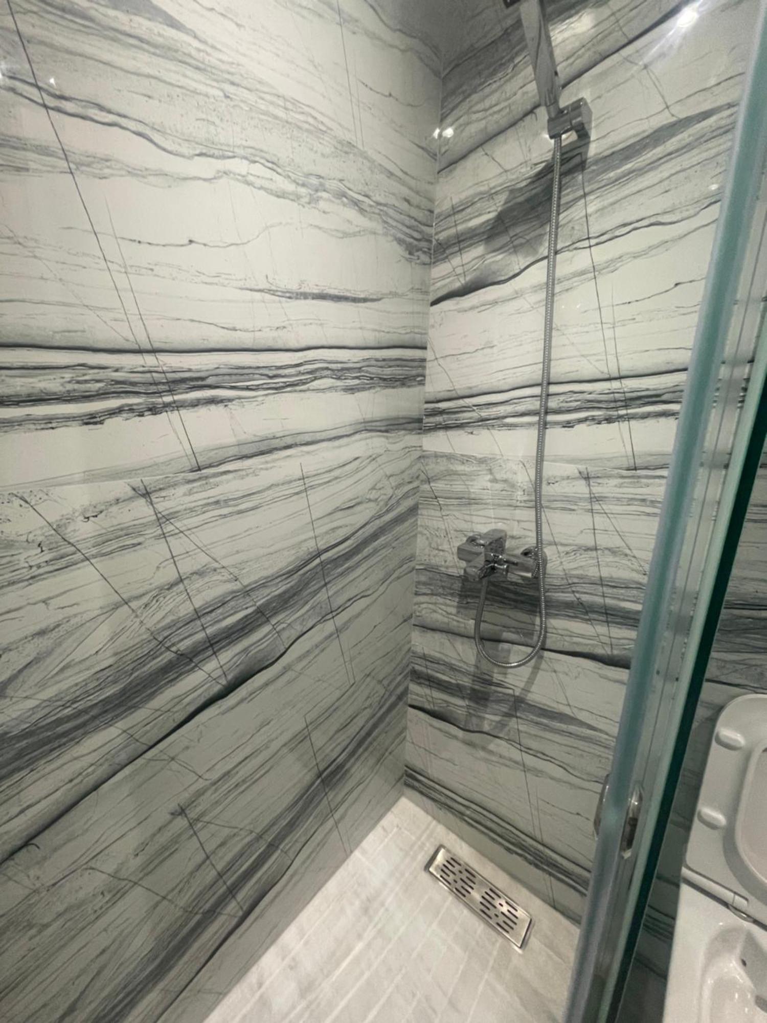 Anni Guesthouse Hostel Мартил Екстериор снимка