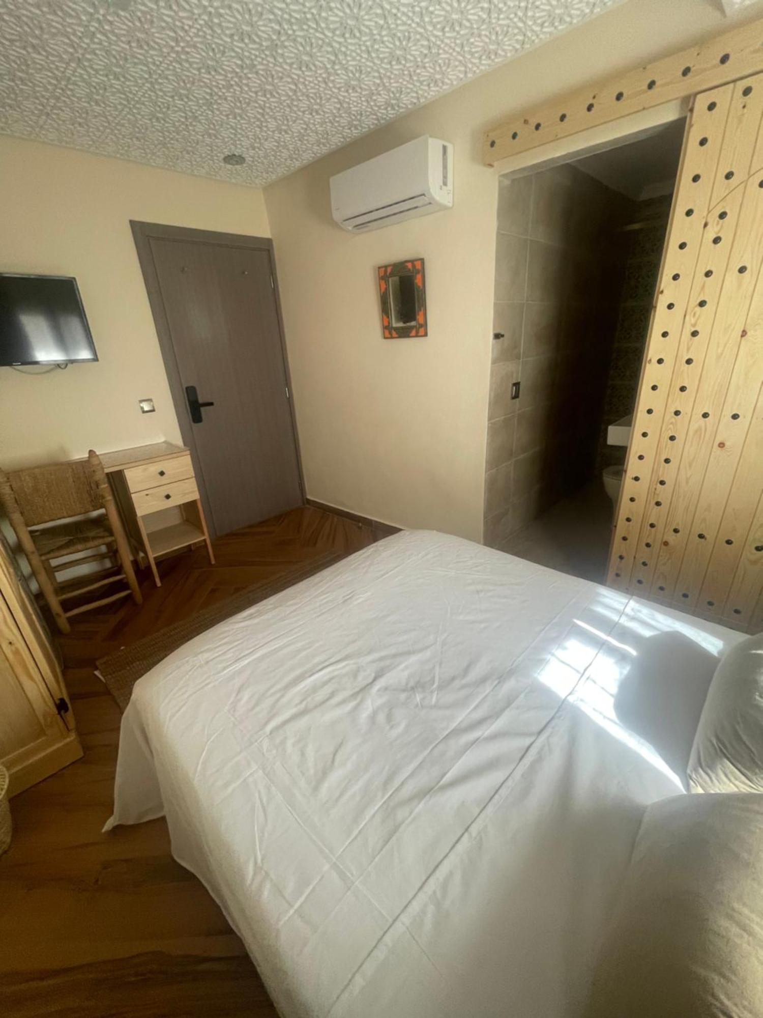 Anni Guesthouse Hostel Мартил Екстериор снимка