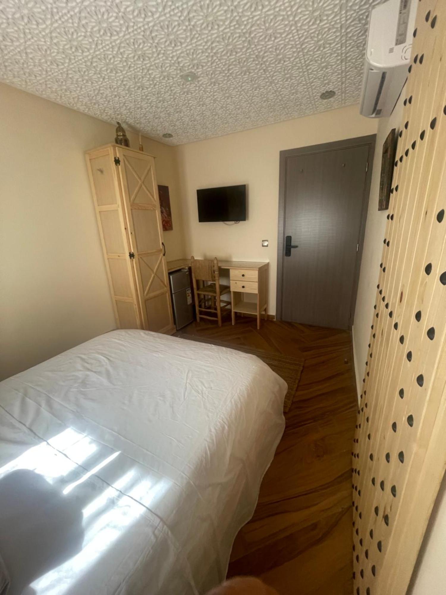 Anni Guesthouse Hostel Мартил Екстериор снимка