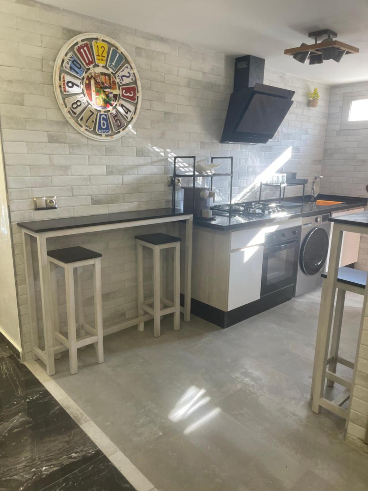 Anni Guesthouse Hostel Мартил Екстериор снимка